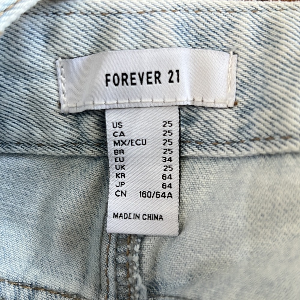 NWT{Forever 21}Sz 25 Cut Out Straight Leg Light Denim Jeans - Picture 13 of 16